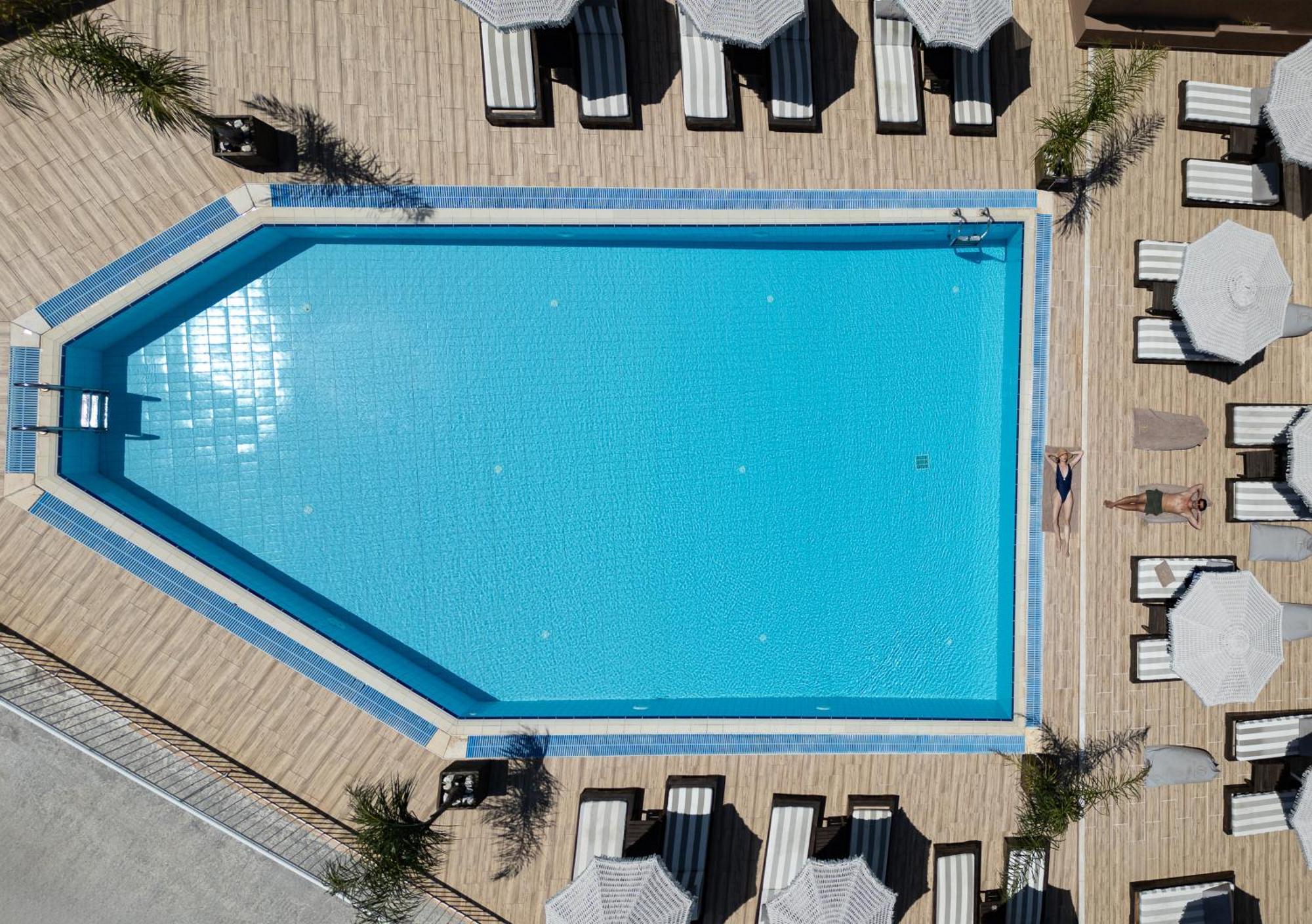 The "L" Suites & Apartments Аргостолион Экстерьер фото